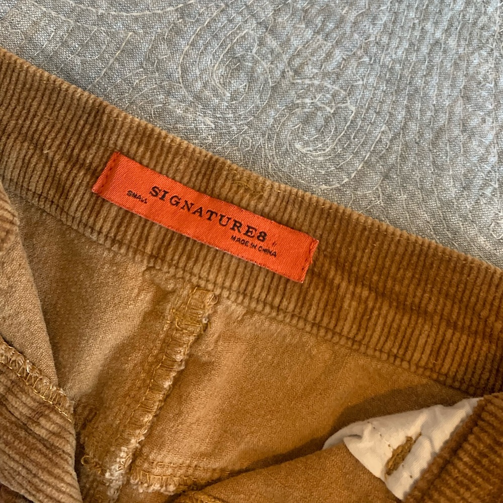 Retro-style Corduroy Mini Skirt - Picture 2 of 6